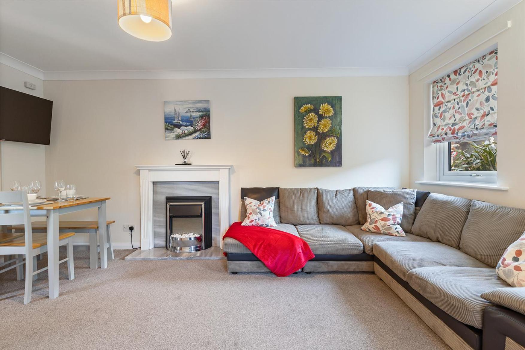 Pass The Keys Central Townhouse With Free Parking York Buitenkant foto